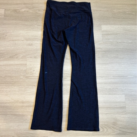 Fabletics Women’s Deep Navy Heather High Waisted Flair Pant -  XL - Picture 2 of 5